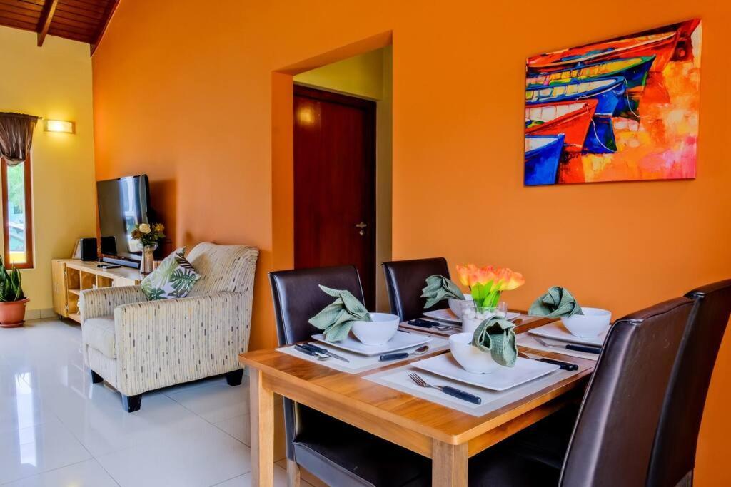 Iona'S Home: Vibrant 2Bedroom Home Near Виллемстад Экстерьер фото