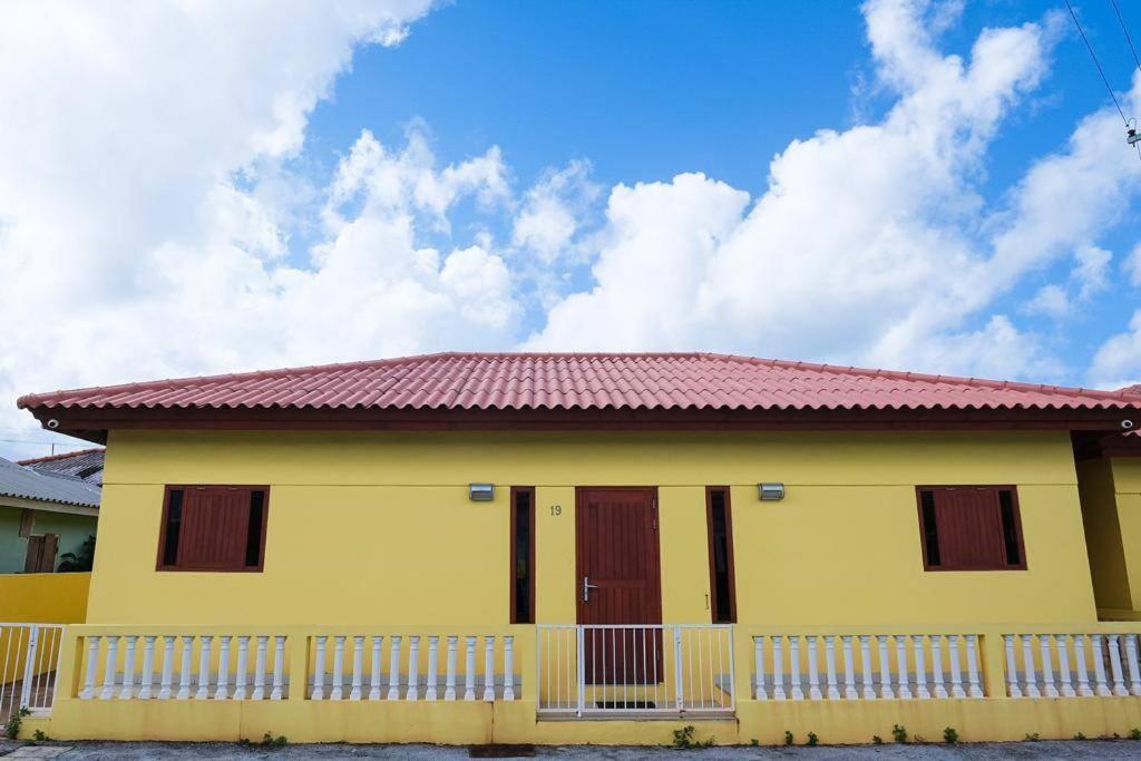 Iona'S Home: Vibrant 2Bedroom Home Near Виллемстад Экстерьер фото